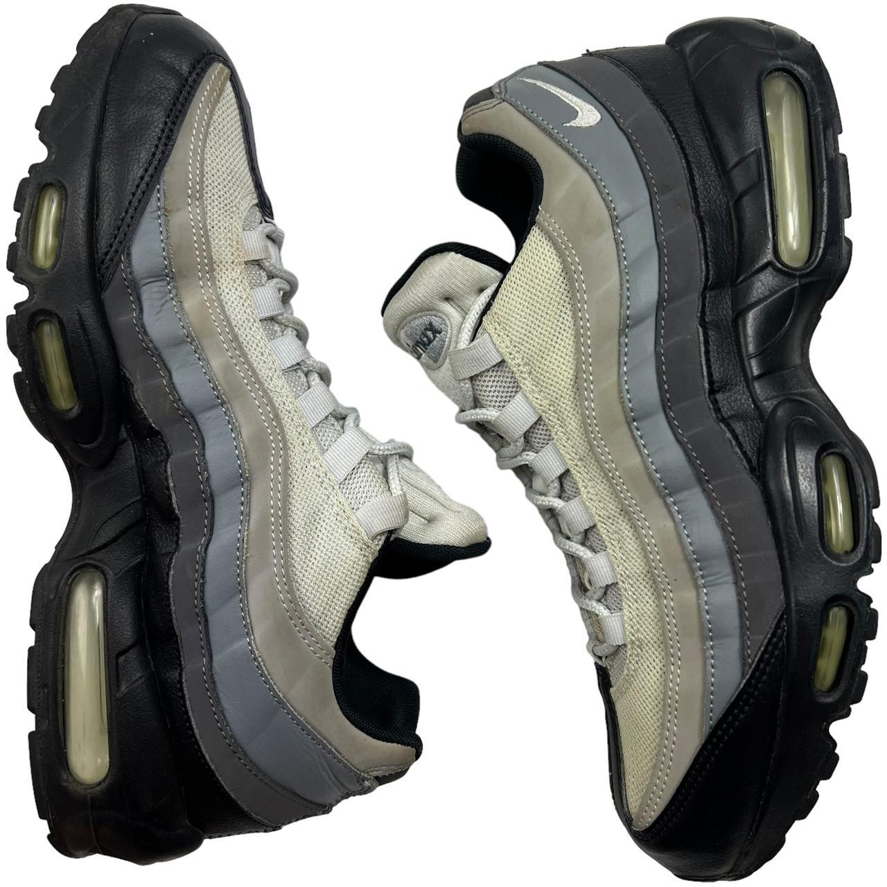 Nike Air Max 95 Essential (uk 9)