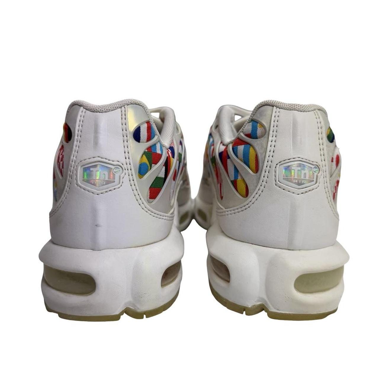 Nike TN NIC International Flag (uk 9)